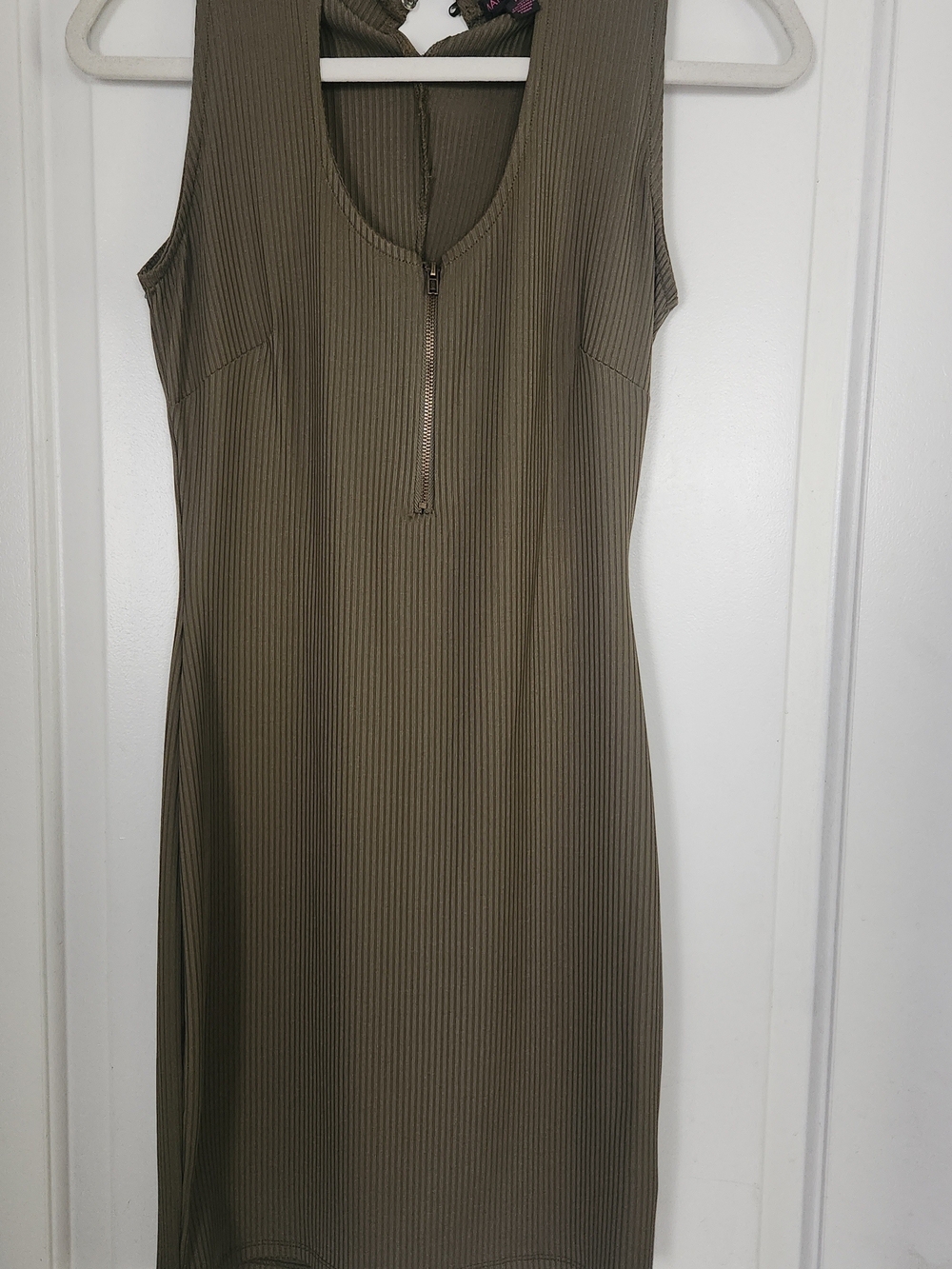Sleeveless Olive Ribbed Zip-Front Dress (Medium)
